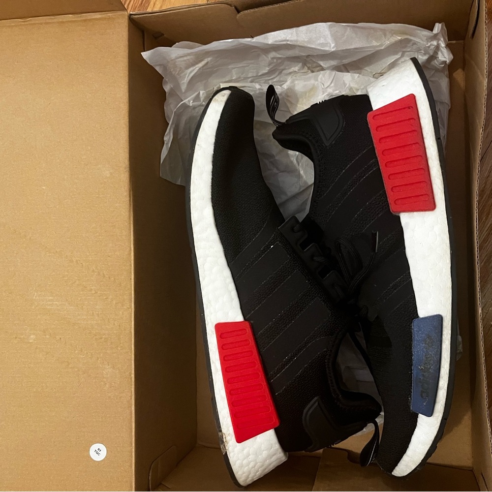 men’s black addidas